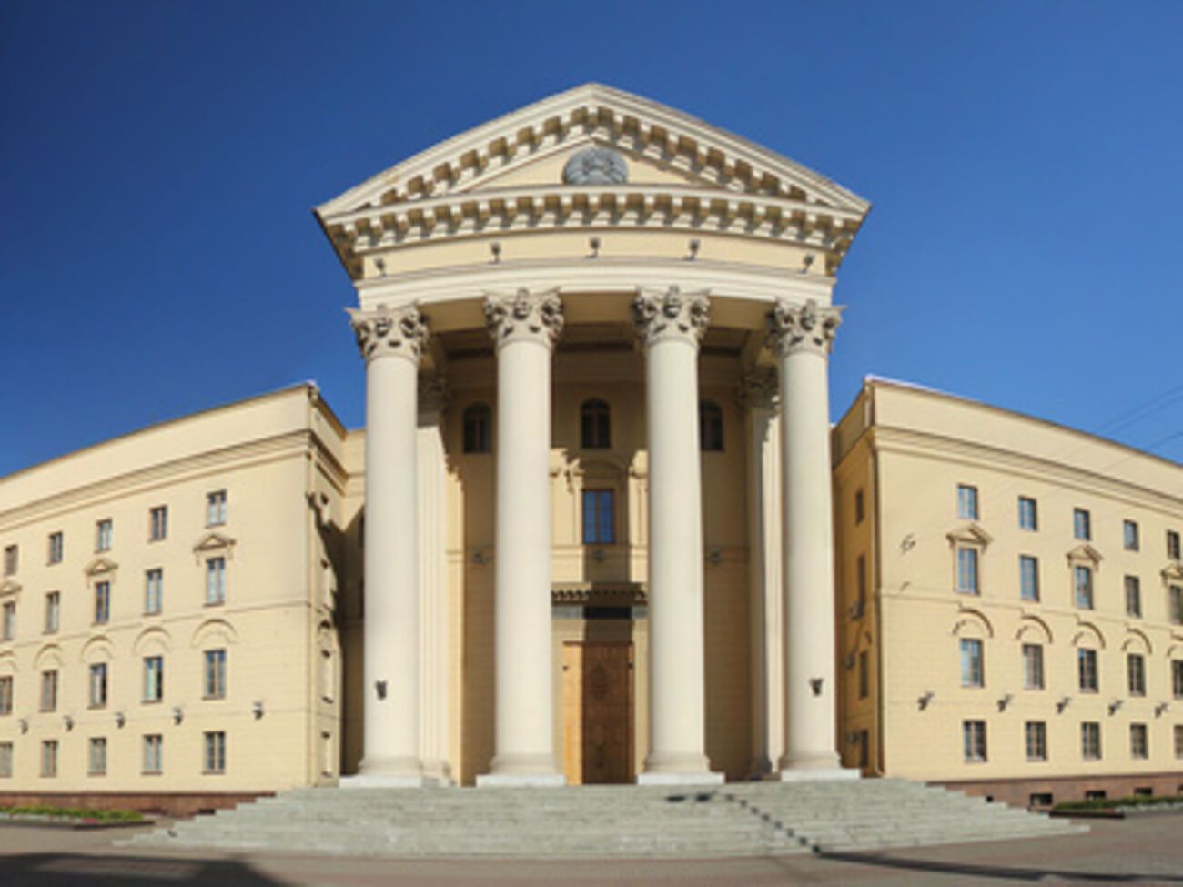 КГБ Беларуси обещает сажать граждан, участвующих в конфликте на востоке Украины