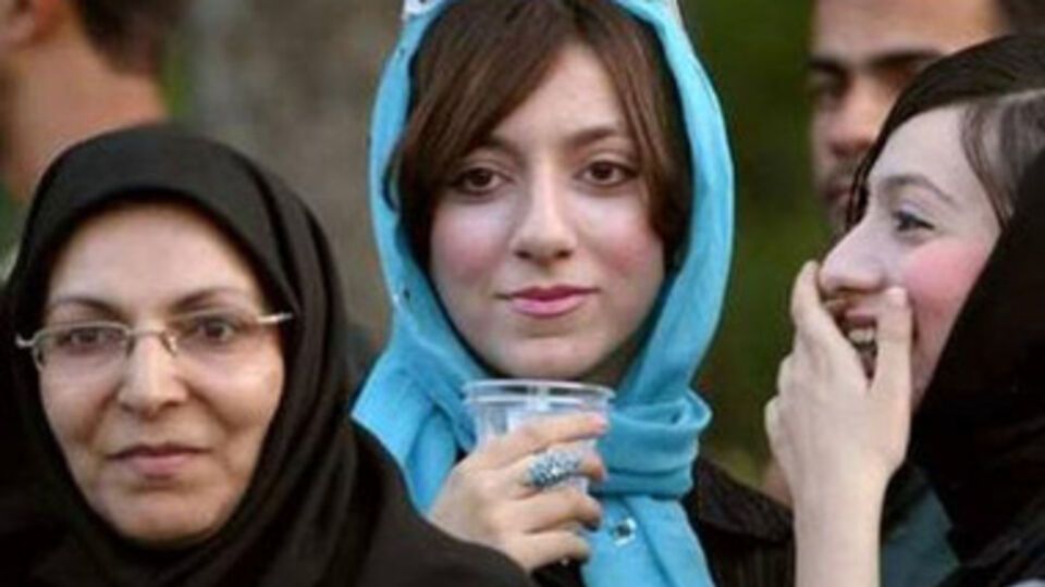 Женщины подверглись нападениям из-за якобы недостаточно покрытых голов