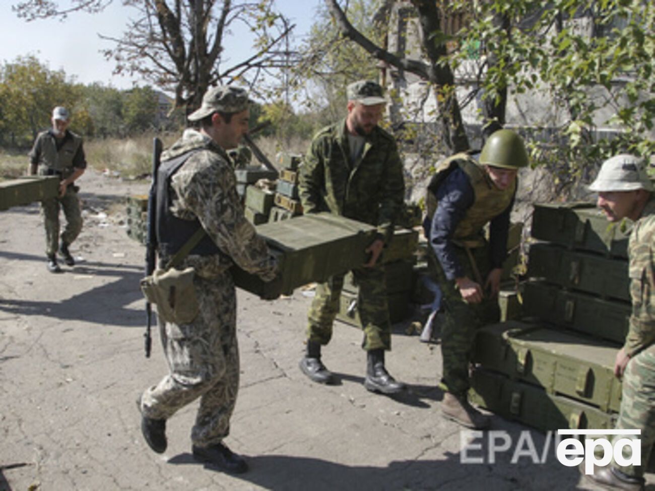 Террористы накапливают технику возле Дебальцево
