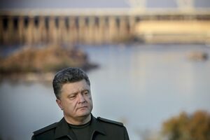 Порошенко: Я поражен оперативностью подготовки артиллеристов, зенитчиков, снайперов и наводчиков-операторов БТР