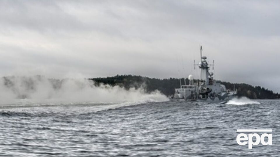 Шведский корвет патрулирует Стокгольмский архипелаг