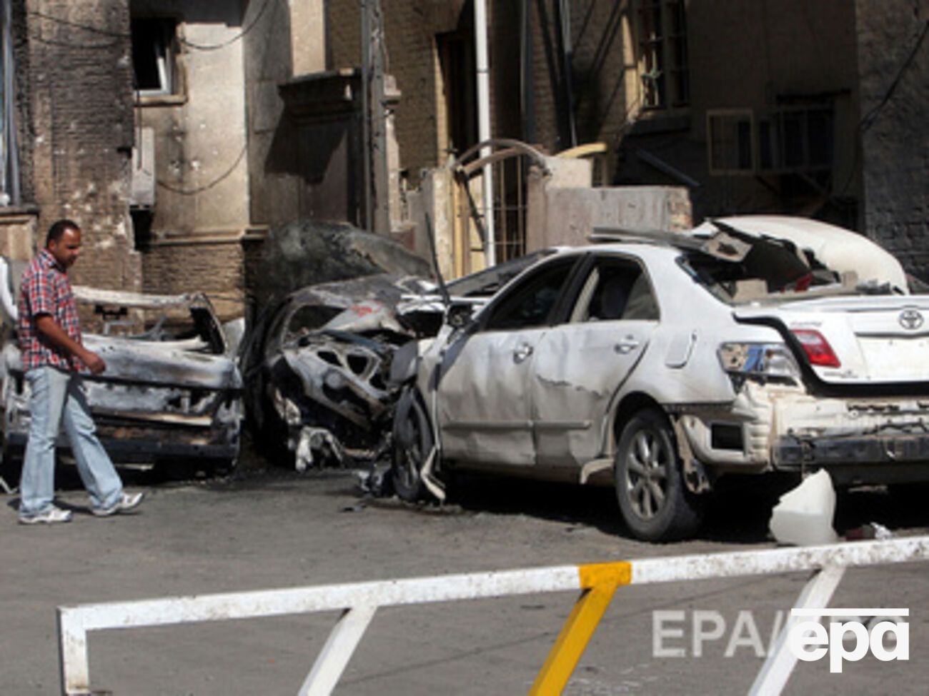 В результате терактов в Ираке погибли 33 человека