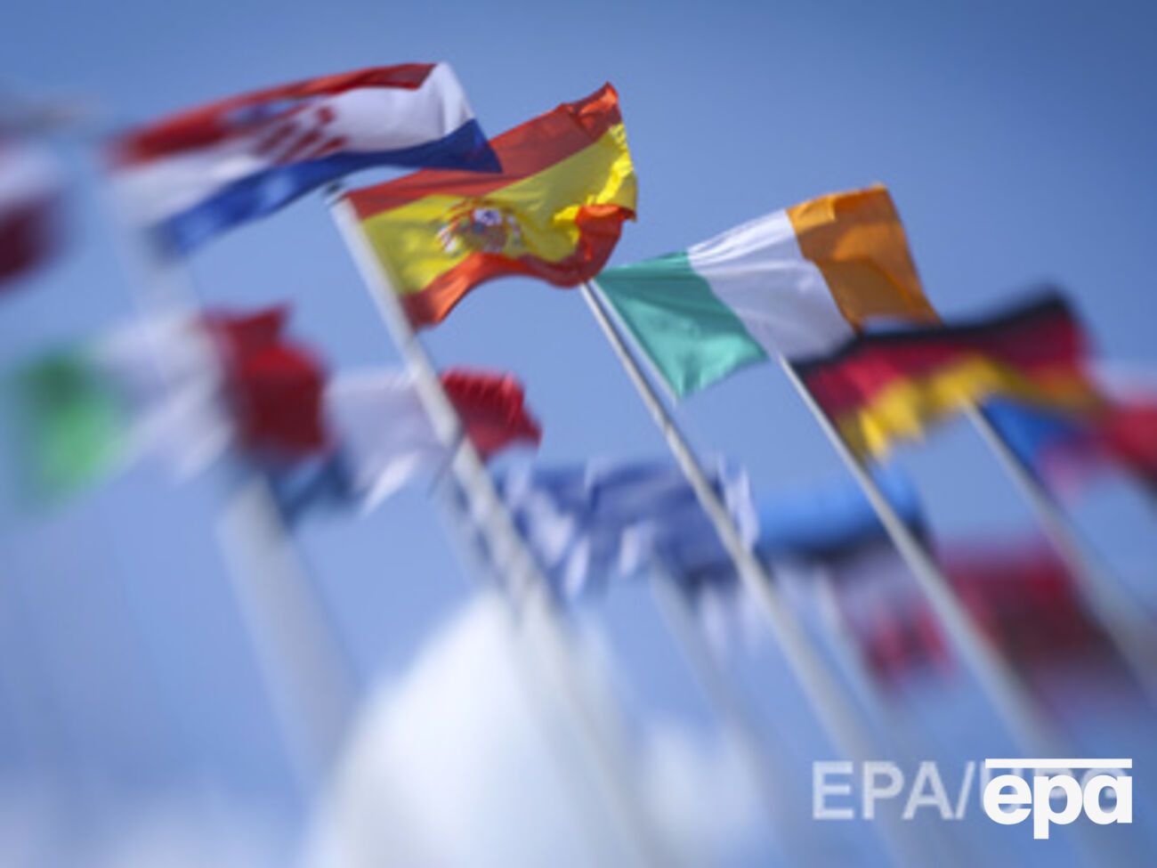 Совет ЕС потребовал от России вывести боевиков и наемников из Украины