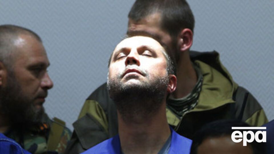 Александр Бородай (в центре) отошел от "ДНР"