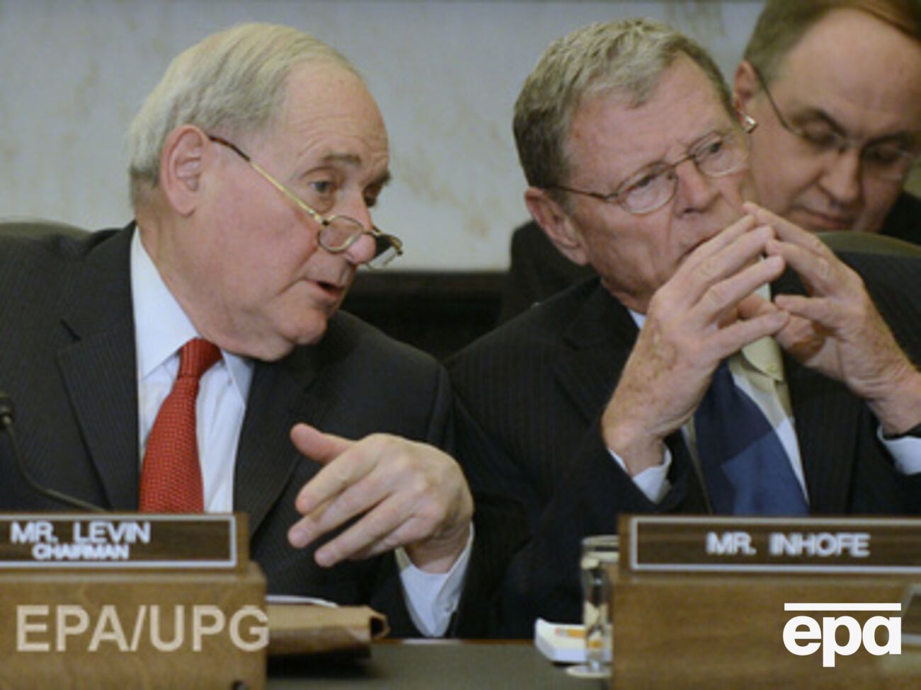 Сенаторы снова заявили о нерешительности американского правительства