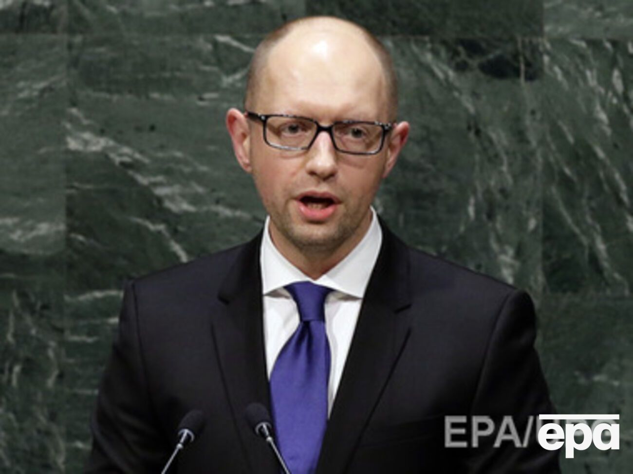 Кабмин отложил деньги на газ, заявил Яценюк