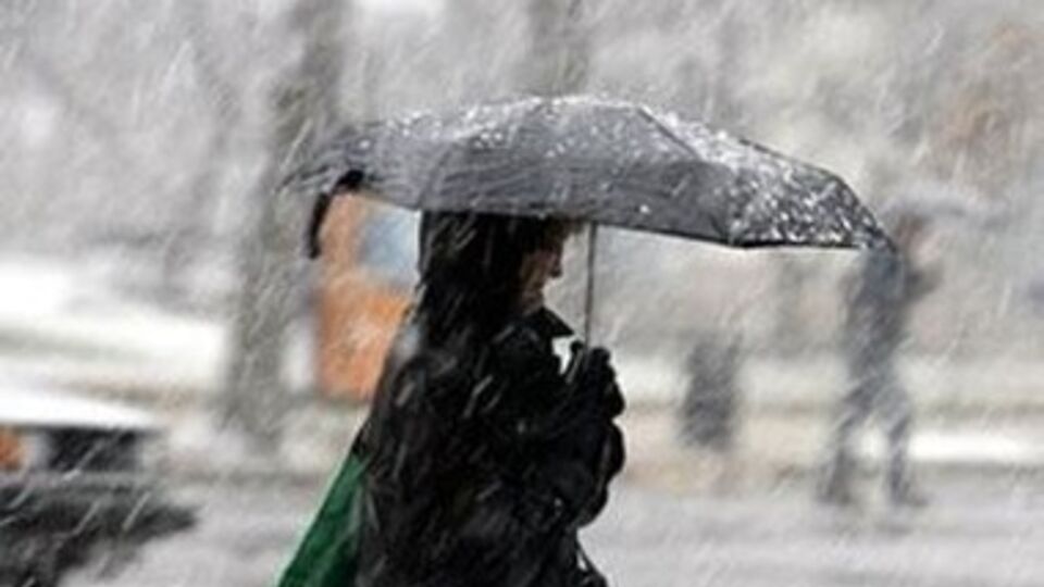 Синоптики прогнозируется налипание мокрого снега, гололед и кратковременное образование снежного покрова