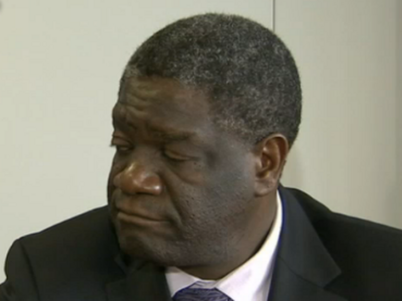 Врач Денис Муквеге помогает женщинам, которые были изнасилованы конголезскими повстанцами