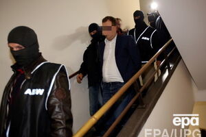 Один из двух задержанных --- Станислав С. --- должен был по заданию дипломата лоббировать интересы России