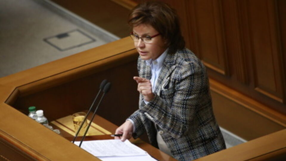 25 февраля Турчинов уволил всех советников Януковича кроме Ставнийчук и Богуцкого