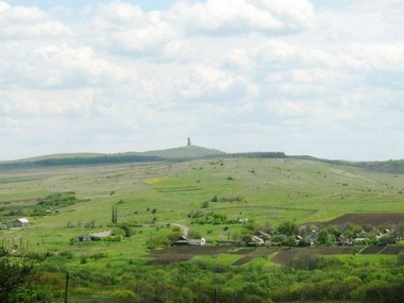 Гордийчук командовал боями по взятию Саур-Могилы и 12 дней удерживал позицию, несмотря на ранения и контузию.