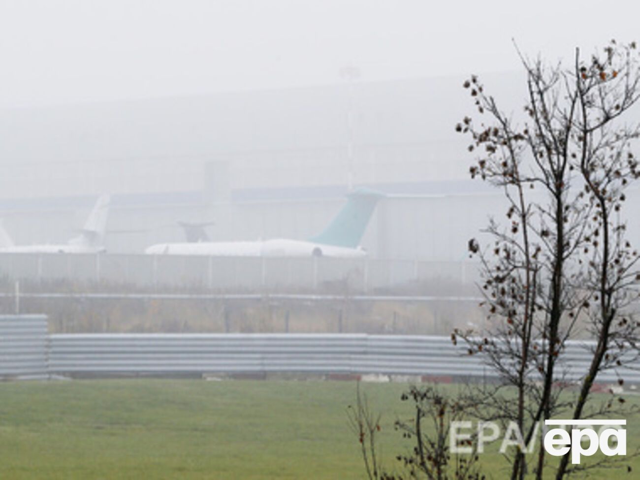 Водитель снегоуборщика 10 лет проработал во Внуково