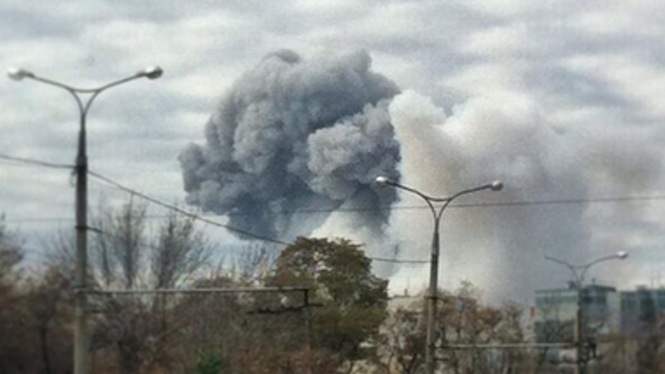 Местные СМИ отмечают, что это мощнейший взрыв за все время боевых действий в городе