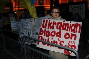 В Лондоне украинская диаспора протестовала против концерта Валерии. Фоторепортаж
