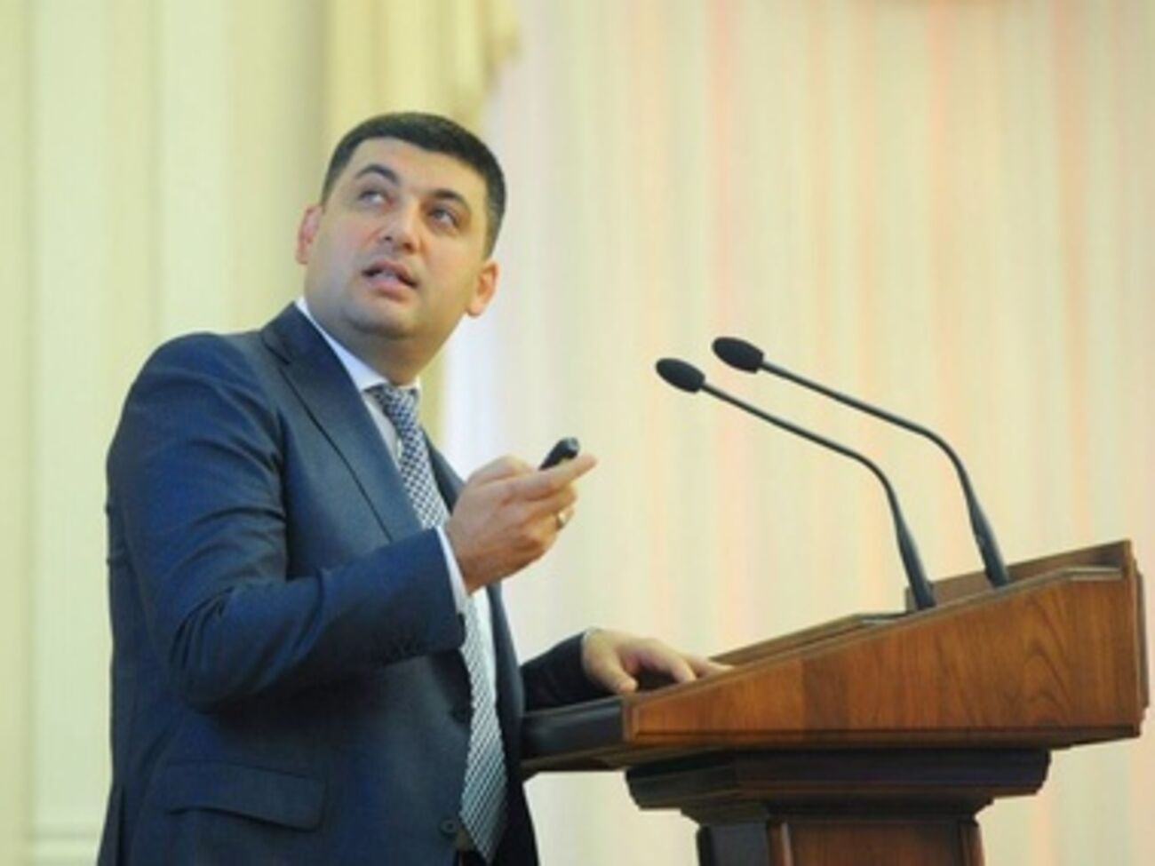 Владимир Гройсман: Подключение к отоплению учреждений социальной сферы и жилищного фонда проходит в штатном режиме