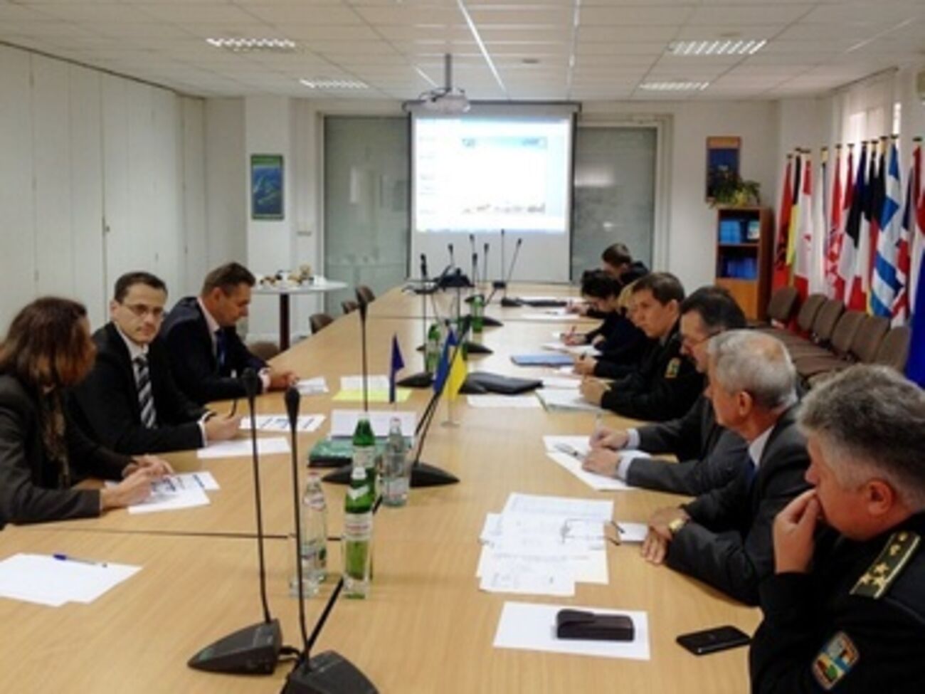 Представители НАТО провели встречу с украинскими силовиками
