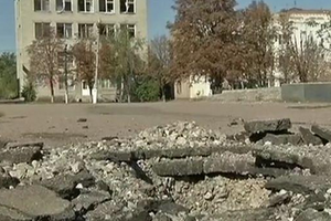 Из-за разрыва снарядов сгорело здание типографии, три автомобиля скорой помощи и и три служебных УАЗа