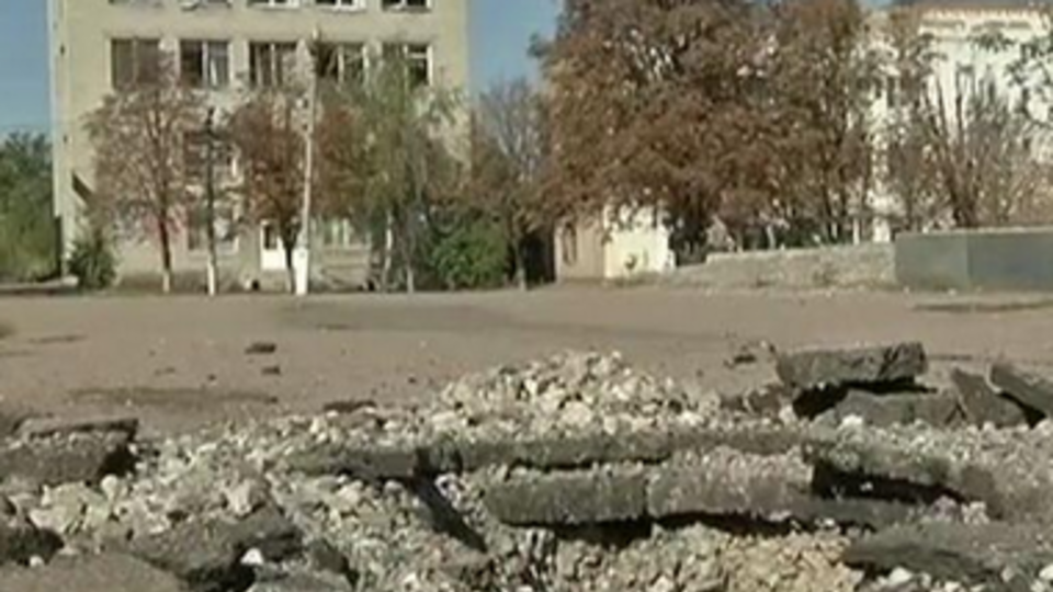 Из-за разрыва снарядов сгорело здание типографии, три автомобиля скорой помощи и и три служебных УАЗа