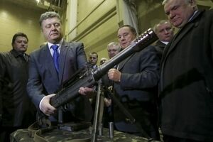 Порошенко провел совещания с силовиками накануне выборов