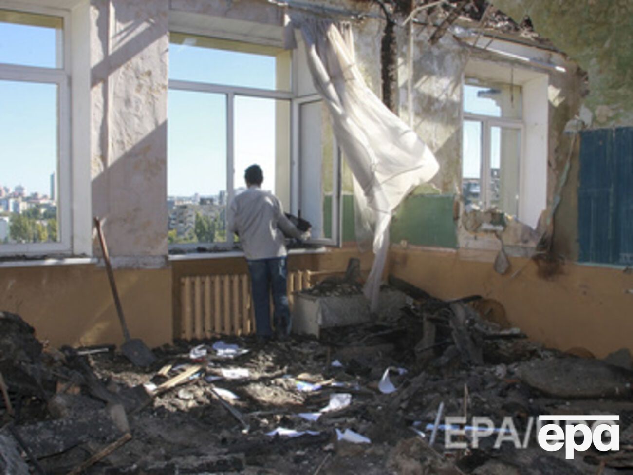 22 октября, в Донецк из России прибыло три тонны учебников, собранных в России