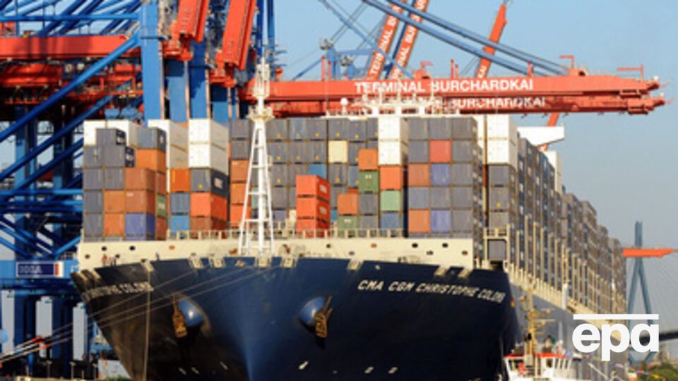 В целом, в Украине сократился как экспорт (на 6,8%), так и импорт (на 23,5%)