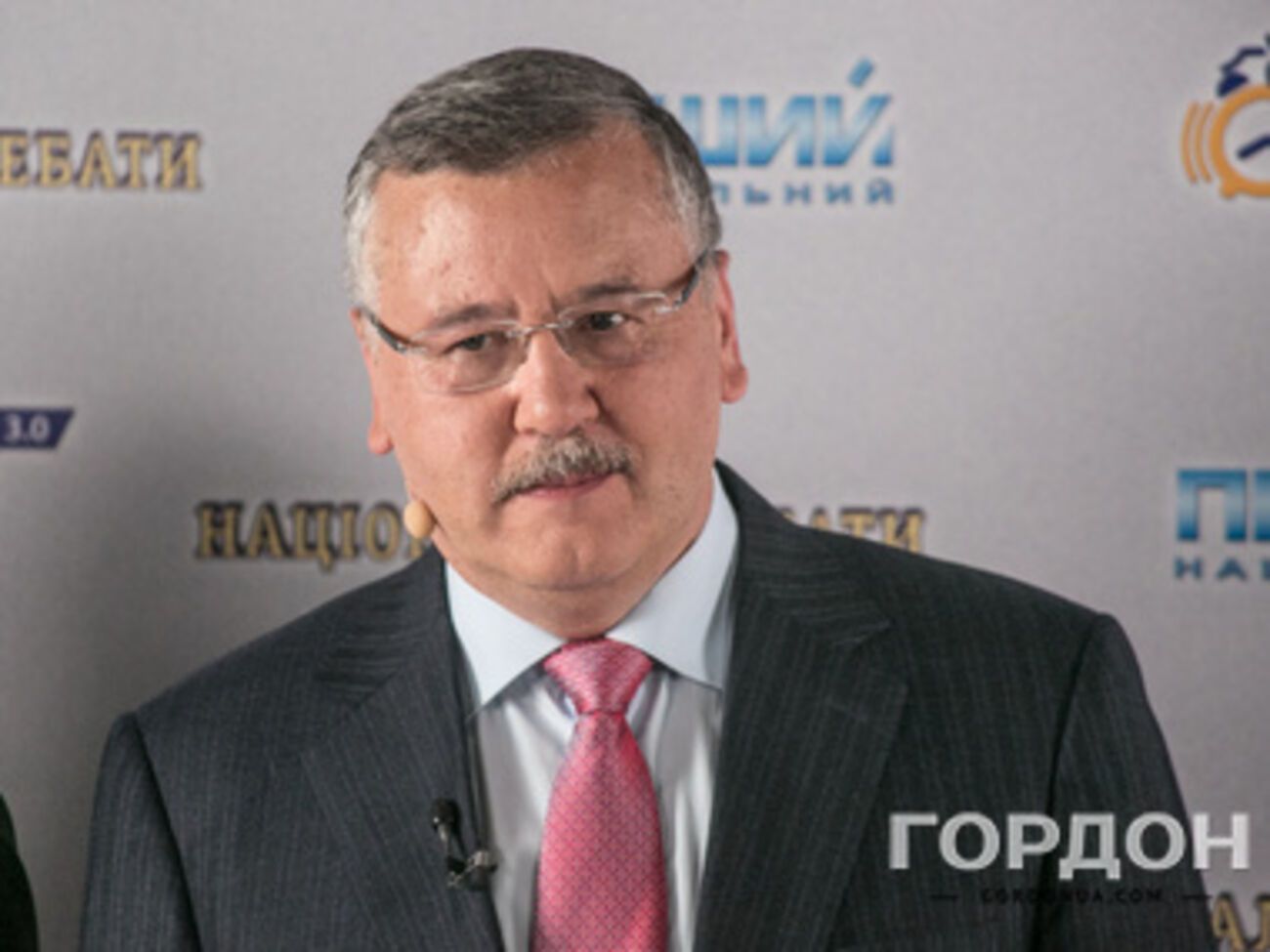 Гриценко советует Полтораку обратиться за помощью в Кабмин