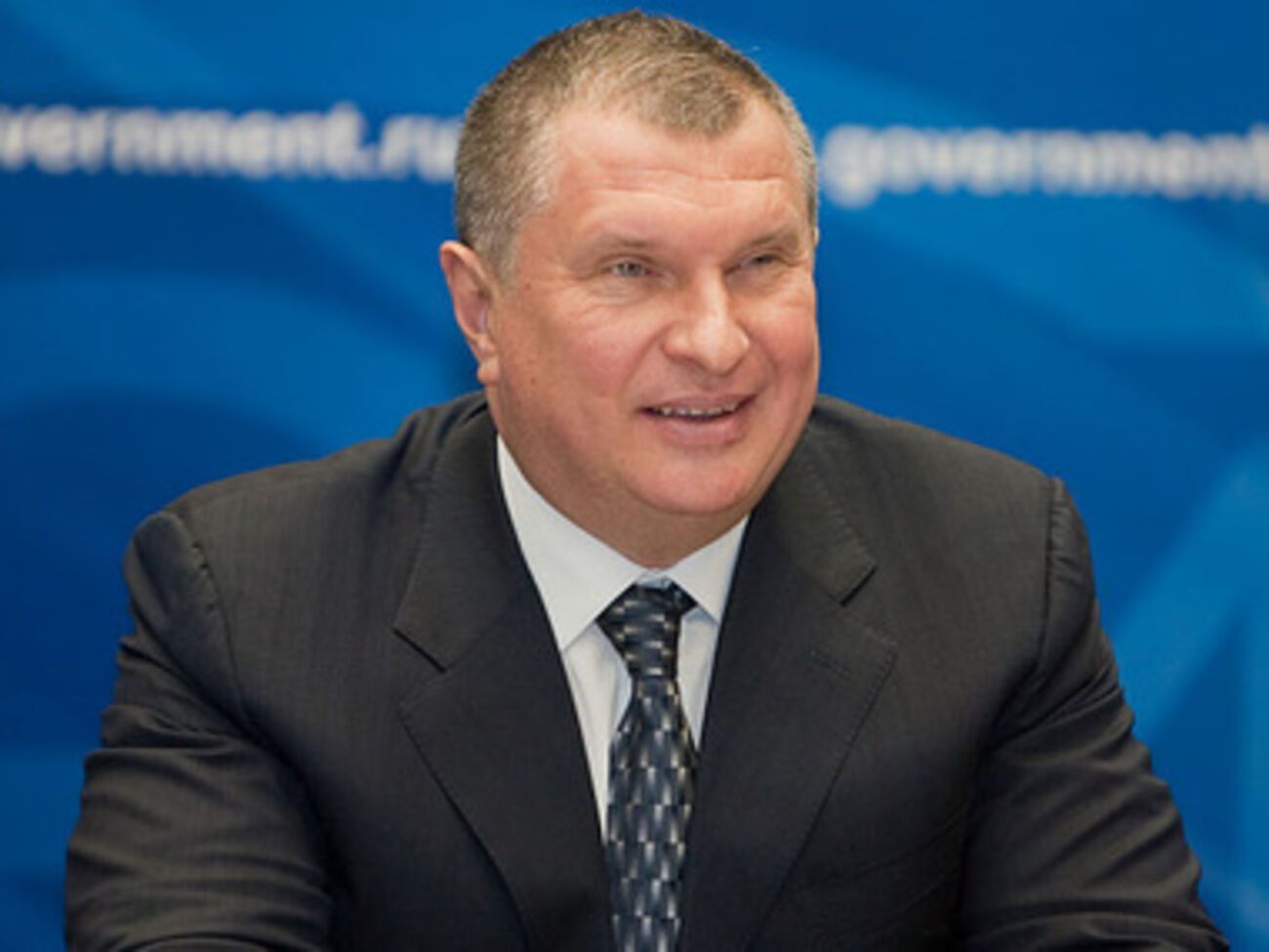 Сечин: Санкции могут ухудшить экономическое положение европейских нефтеперерабатывающих заводов и привести к их закрытию