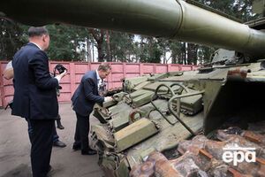 В августе в Киеве провели выставку оружия, отбитого у террористов