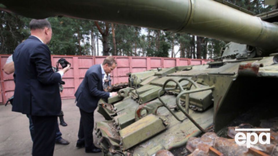 В августе в Киеве провели выставку оружия, отбитого у террористов