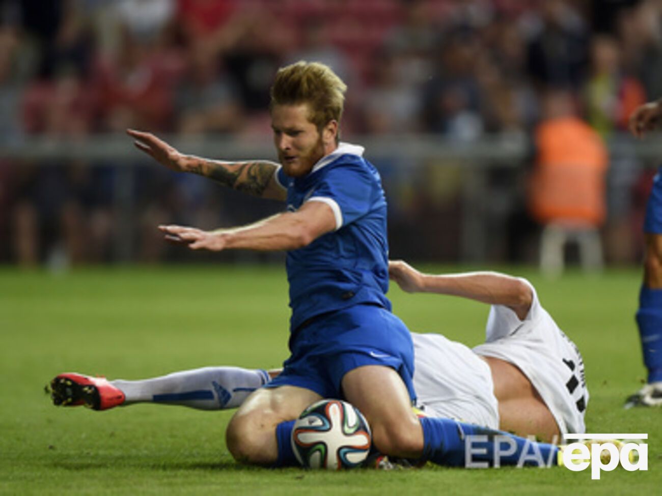 "Днепр" не смог обыграть "Карабах"