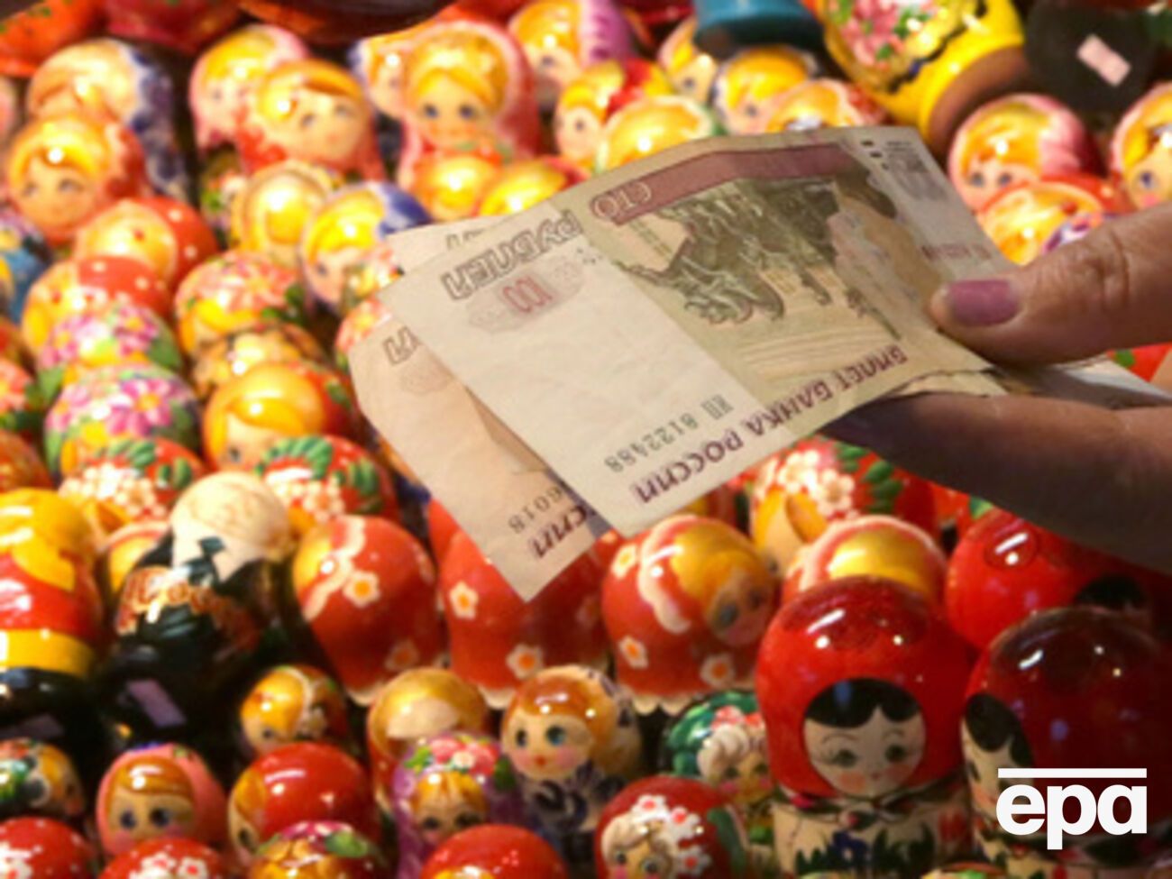 Рубль пробил дно котировок дважды за день