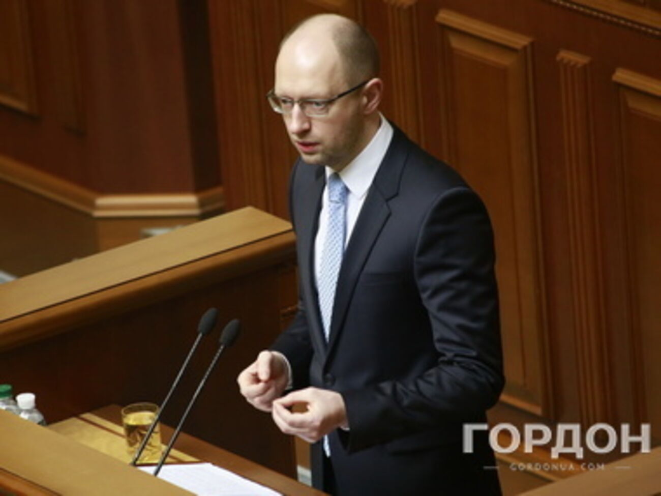 Яценюк предложил повысить денежное обеспечение для бойцов АТО