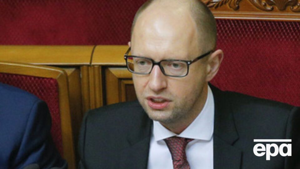 Арсений Яценюк: Немедленно открыть все счета до конца текущего месяца