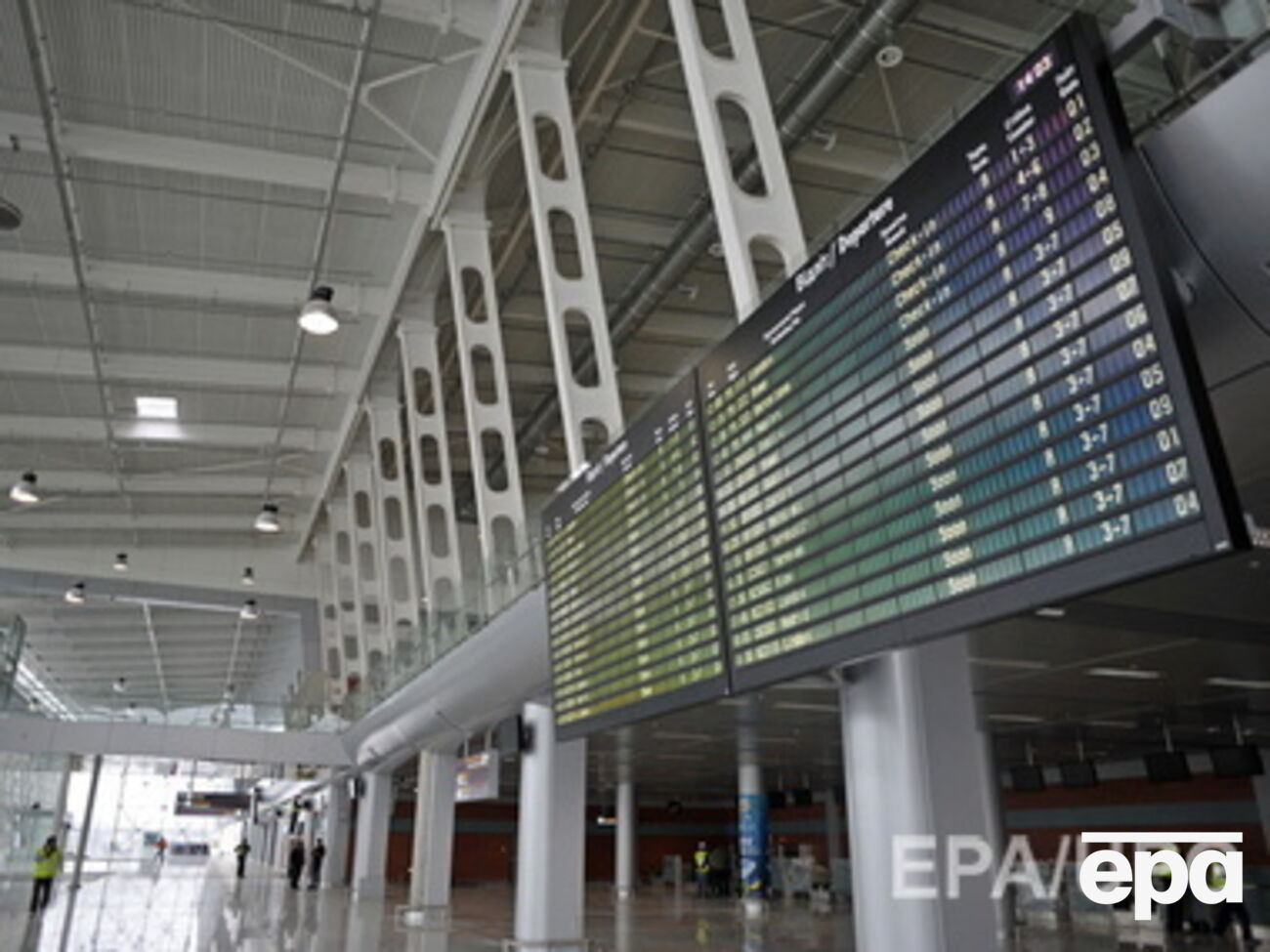 Взрывотехники МВД вместе с кинологами обследовали все помещения и прилегающую территорию