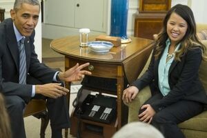 Обама встретился с медсестрой, переболевшей вирусом Эбола