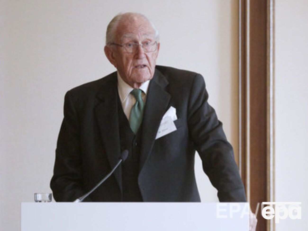 Фрайзер призвал отложить эмоции в сторону и договариваться