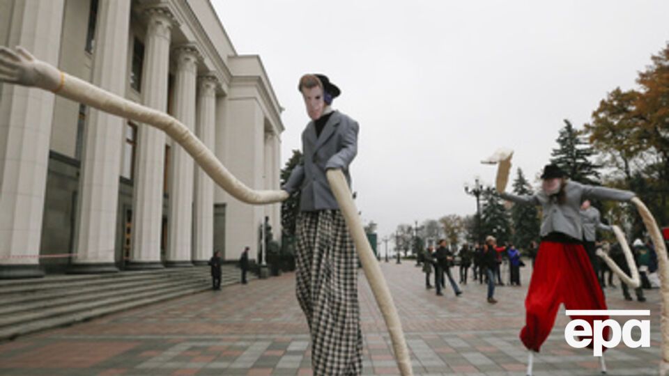 Акция протеста против соратников Януковича в новом парламенте под зданием Верховной Рады