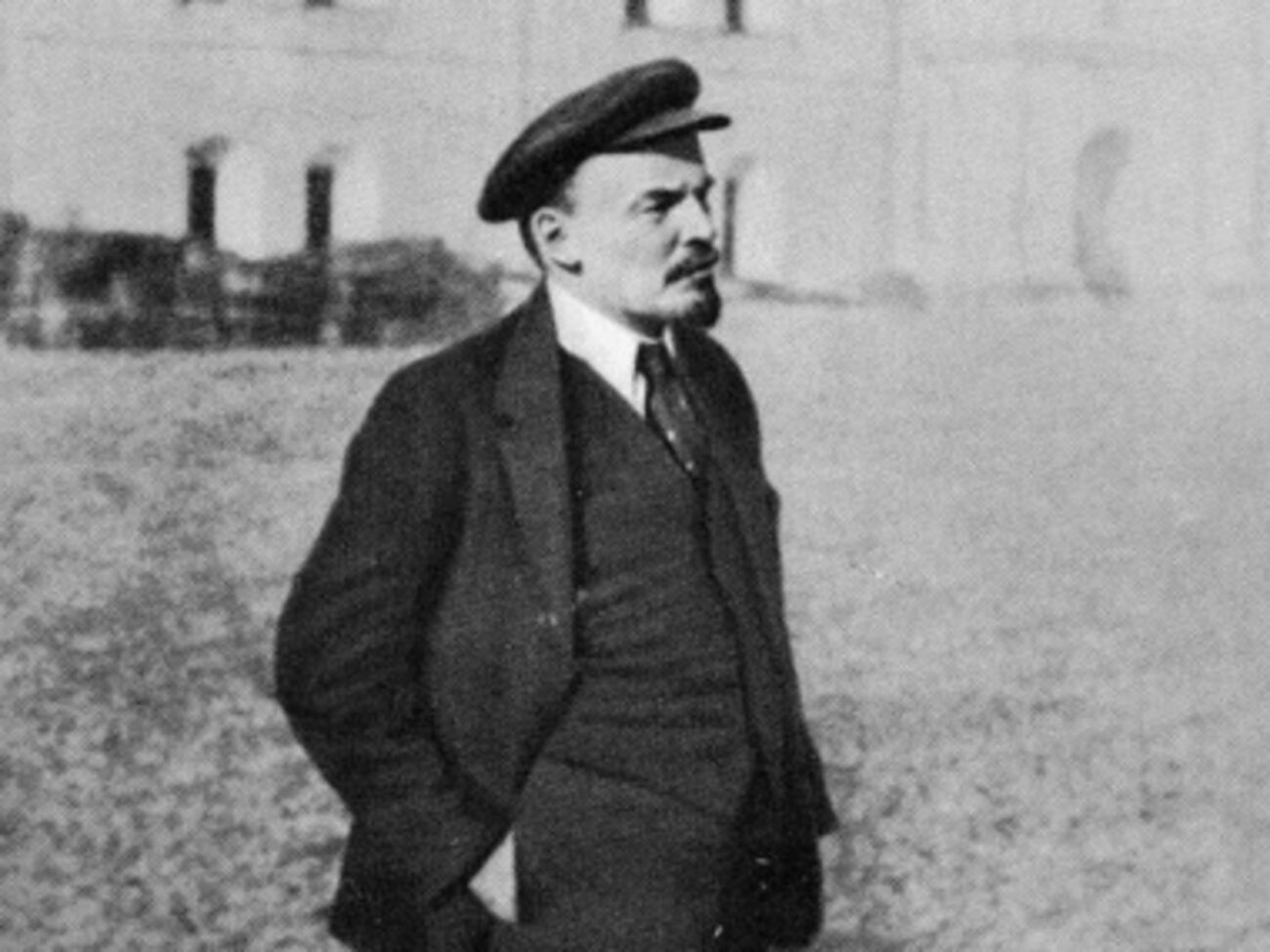 В Украине повален очередной памятник вождю