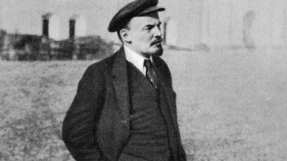 В Украине повален очередной памятник вождю