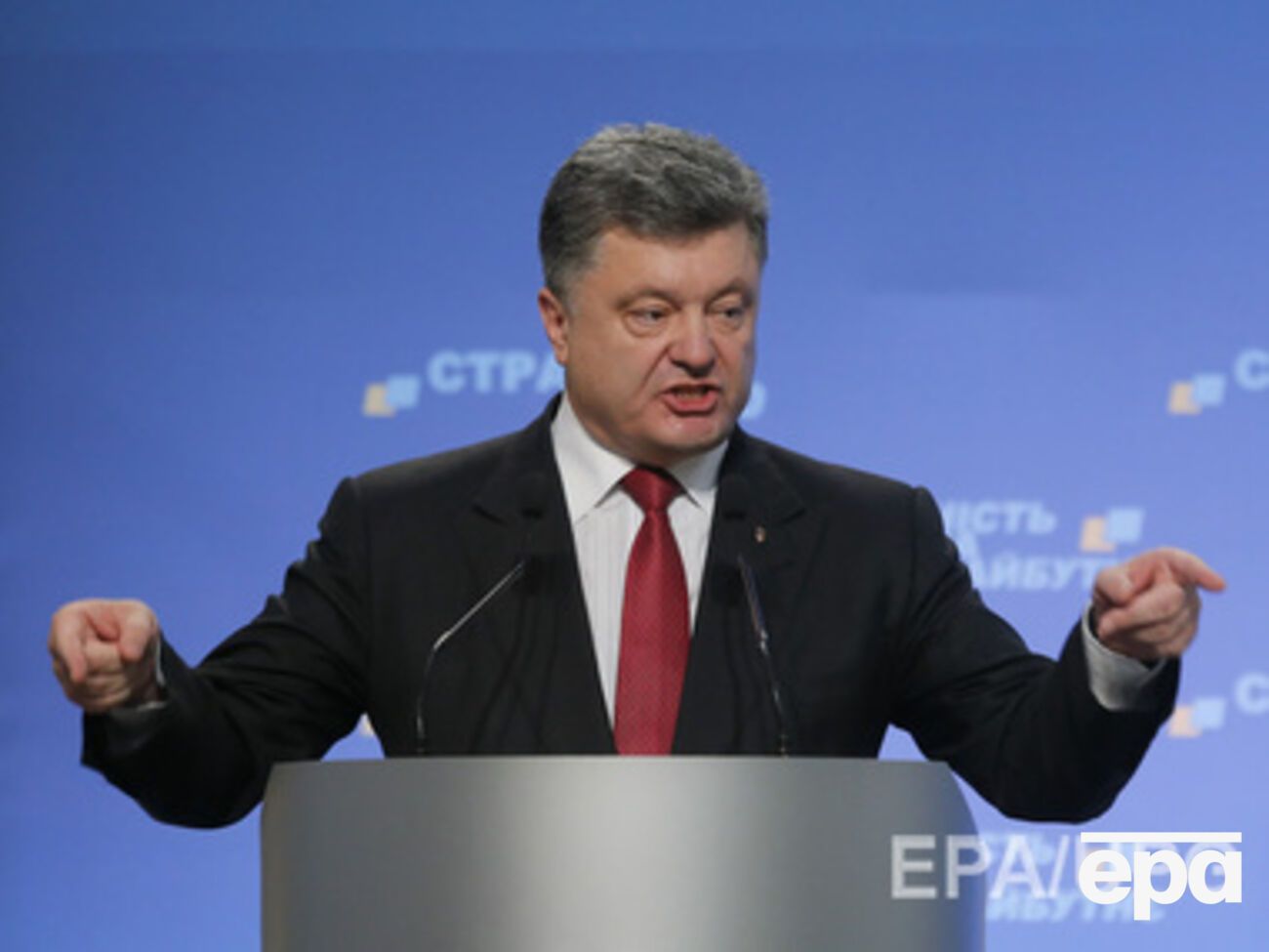 Порошенко заявил, что благодаря перемирию армия стала сильнее