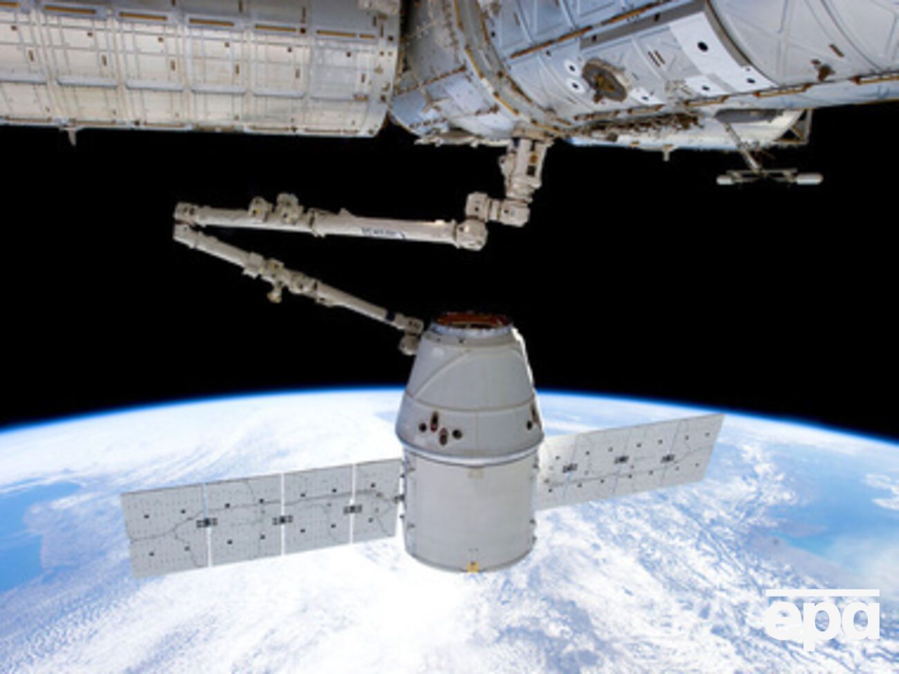 Dragon привез на станцию мышей для экспериментов