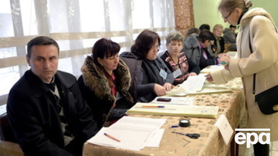 В Артемовске члены УИК испортили бюллетени по мажоритарке