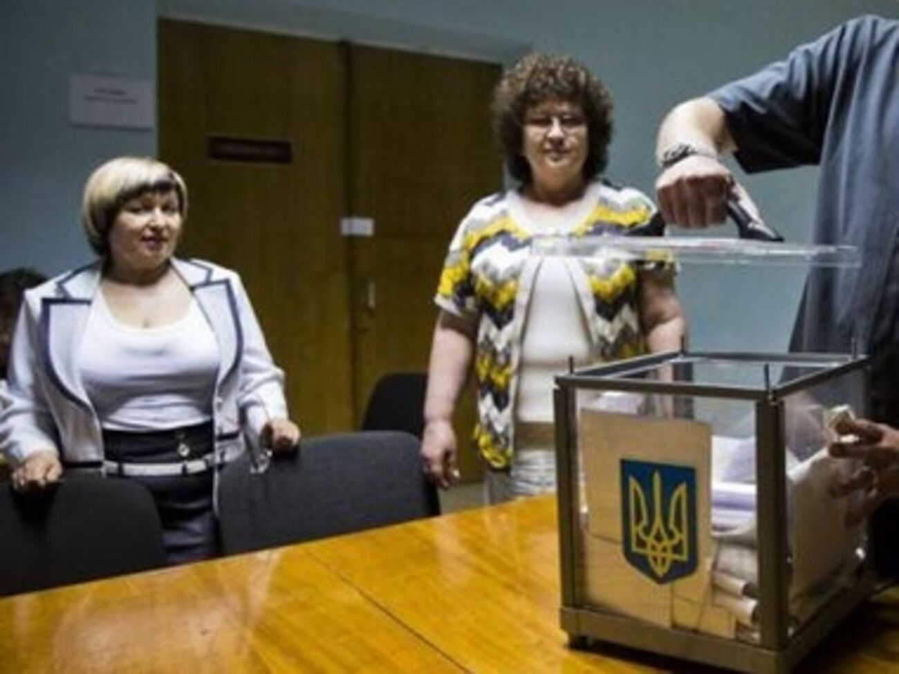 Голосование на внеочередных выборах в Раду на семи избирательных участках за рубежом завершилось