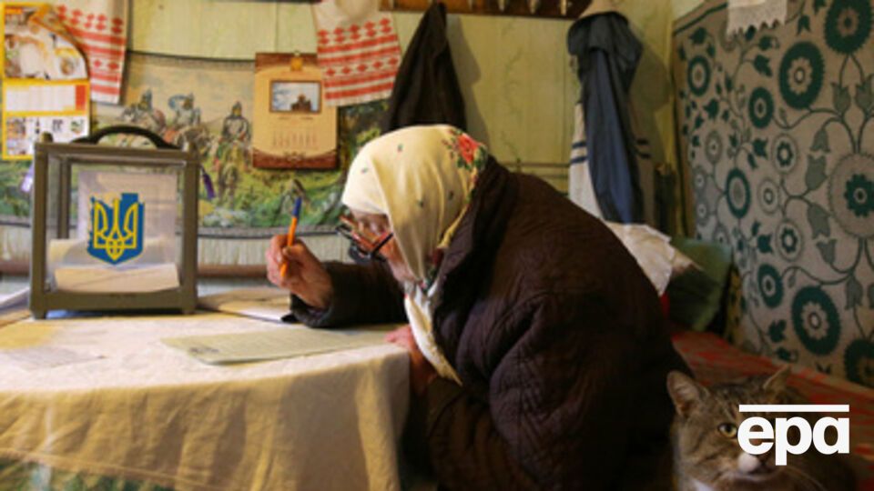 Во Львовской области комиссия оставила 17 чистых бюллетеней избирателю