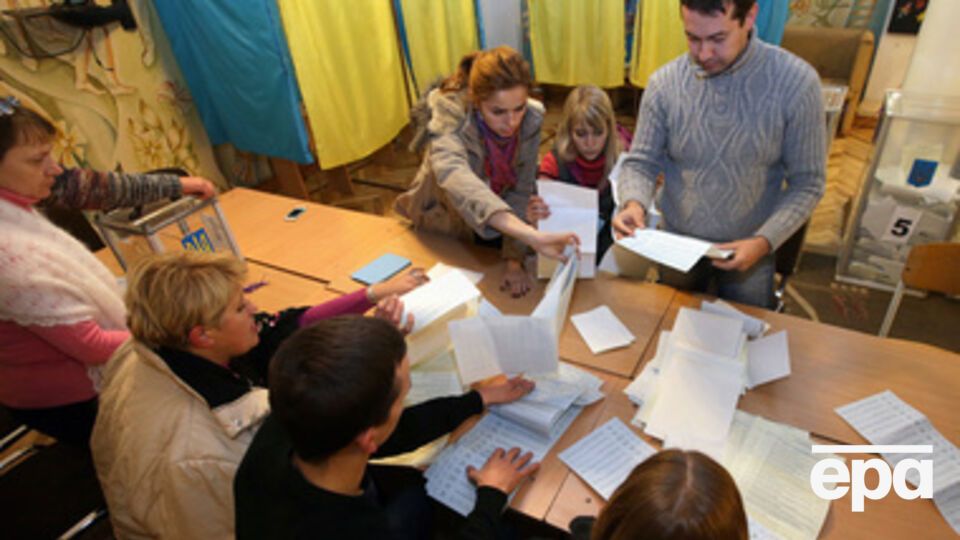 По данным ЦИК, в Раду пока проходит шесть партий