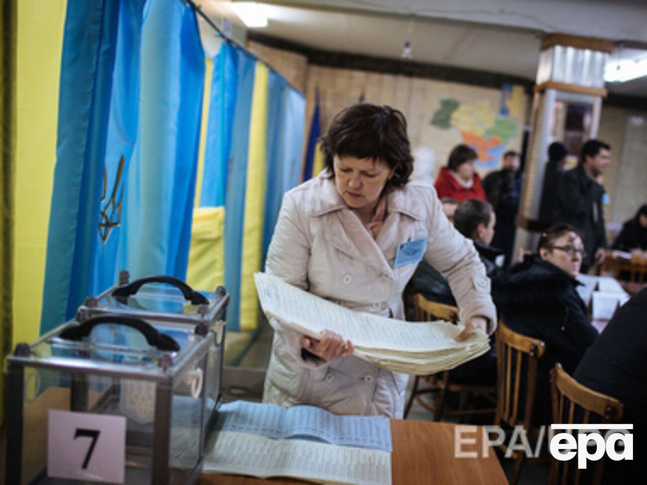 По данным ЦИК, "Свобода" пока не проходит в парламент