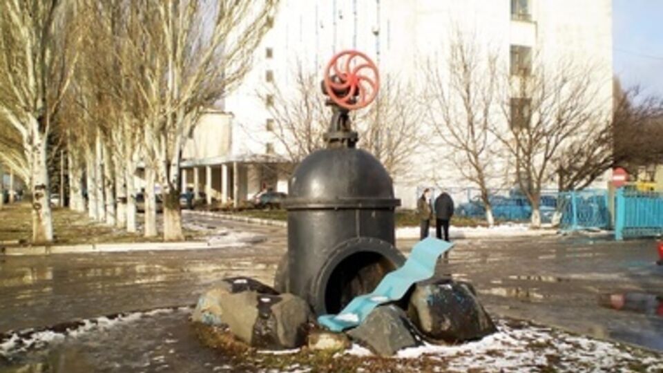В Луганске привозной воды хватает не всем