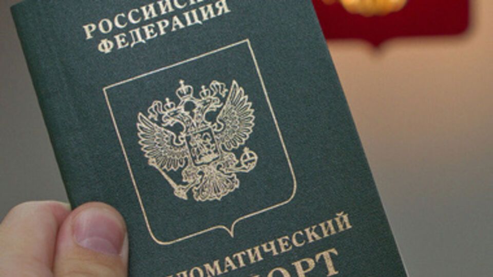 Такой паспорт дает право безвизового въезда в страны Шенгенского договора и другие государства