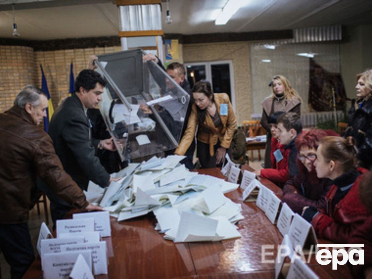 Продолжается подсчет голосов на парламентских выборах