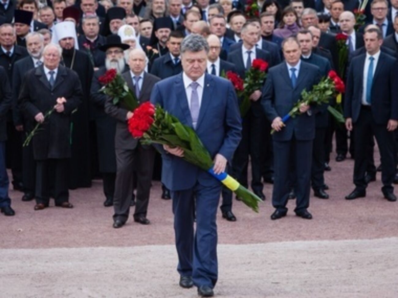 Порошенко выступил с обращением к народу